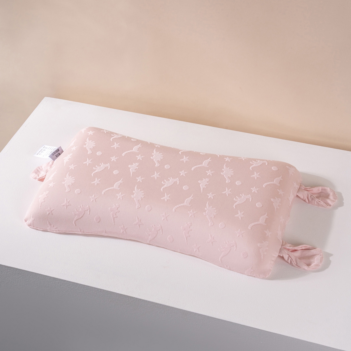 91家纺网 家纺一手货源 找家纺 芯奇想 2025新款学生枕头安睡枕聚氨酯枕芯宝宝护颈椎儿童生物基记忆棉学生低枕芯 粉色