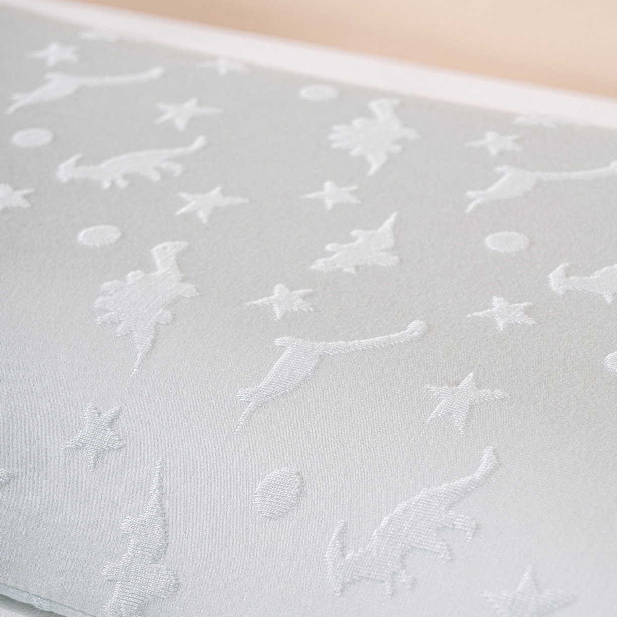 91家纺网 家纺一手货源 找家纺 芯奇想 2025新款学生枕头安睡枕聚氨酯枕芯宝宝护颈椎儿童生物基记忆棉学生低枕芯 灰色