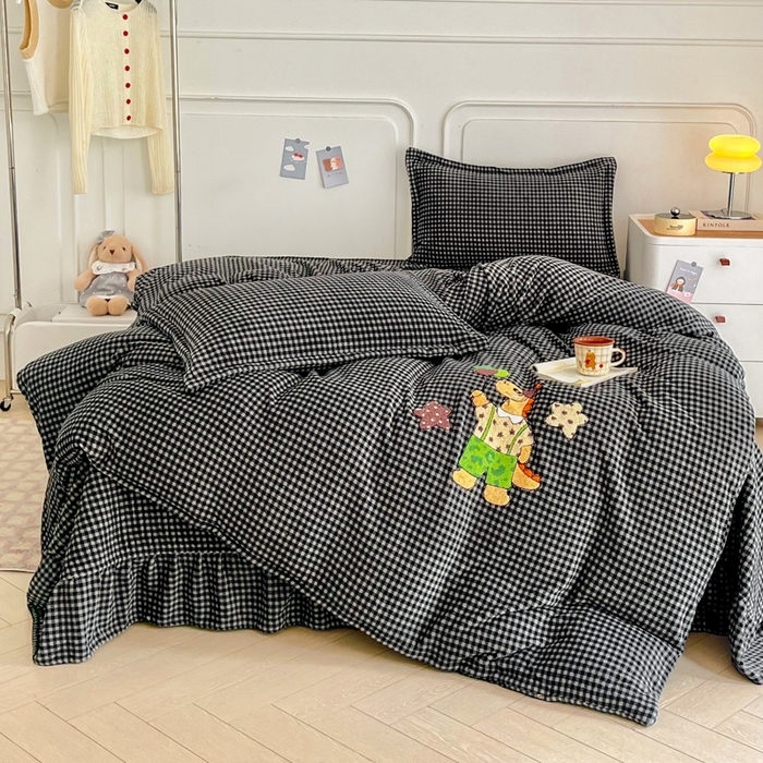 91家纺网 家纺一手货源 找家纺 （总）尚美 2025爆款格子系列印加绣牛奶绒床盖四件套