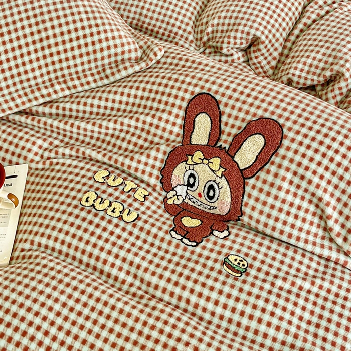 91家纺网 家纺一手货源 找家纺 （总）尚美 2025爆款格子系列印加绣牛奶绒床盖四件套