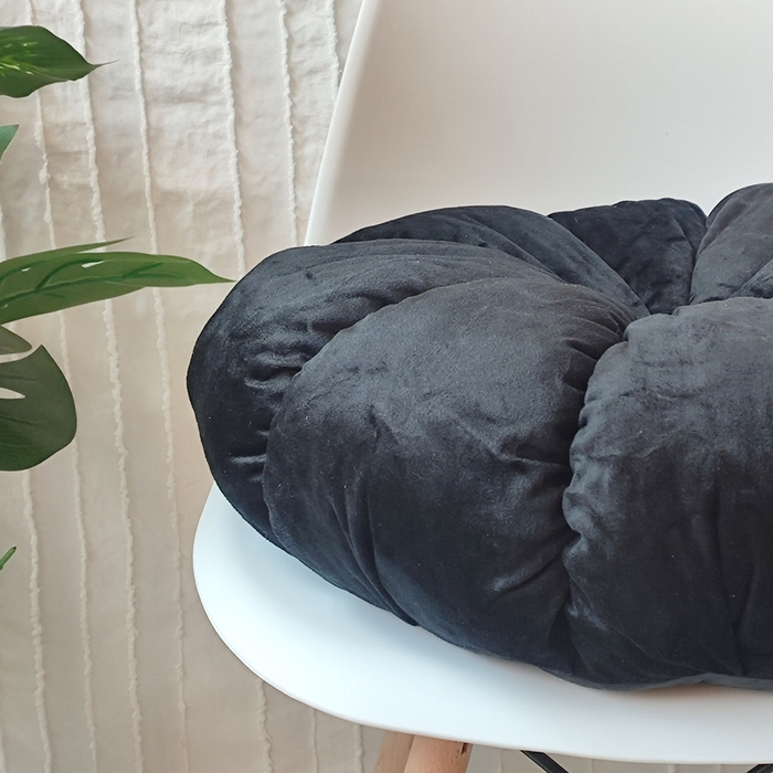 91家纺网 家纺一手货源 找家纺 李帅家居 2025新款荷兰绒花瓣多瓣南瓜抱枕坐垫 南瓜黑色