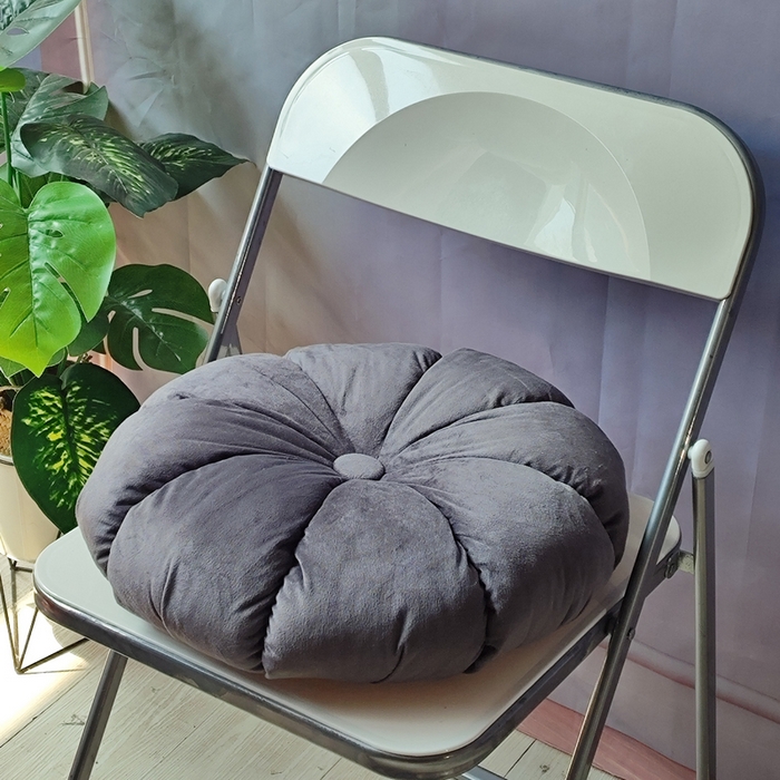 91家纺网 家纺一手货源 找家纺 李帅家居 2025新款荷兰绒花瓣多瓣南瓜抱枕坐垫 南瓜深灰