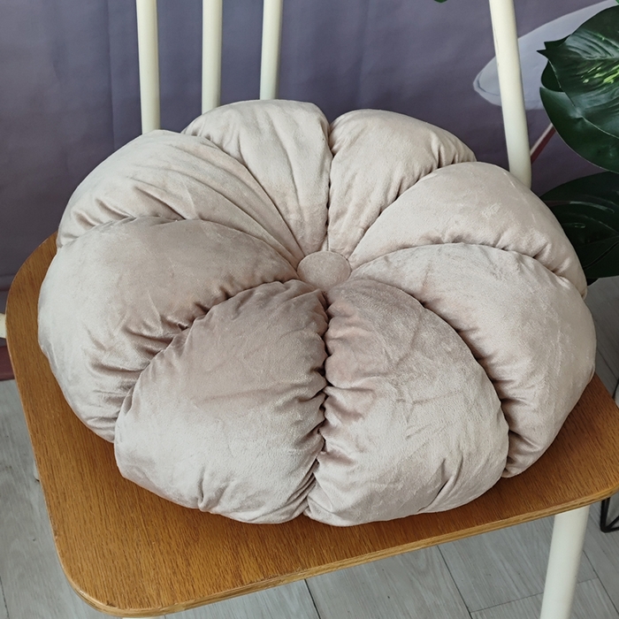 91家纺网 家纺一手货源 找家纺 李帅家居 2025新款荷兰绒花瓣多瓣南瓜抱枕坐垫 卡其