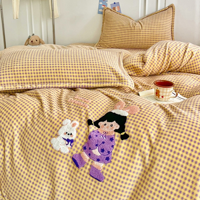 91家纺网 家纺一手货源 找家纺 尚美 2025爆款格子系列印加绣牛奶绒床盖四件套 格格公主