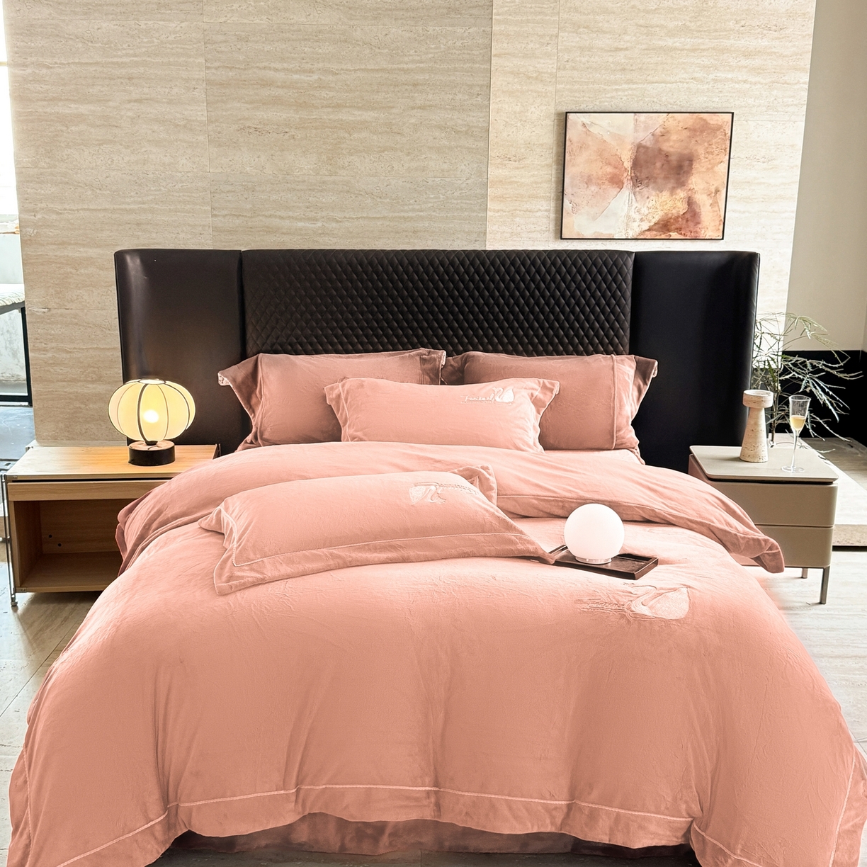 91家纺网 家纺一手货源 找家纺 （总）芯丝路枕业 2025新款蚕丝绒四件套-皇冠鹅