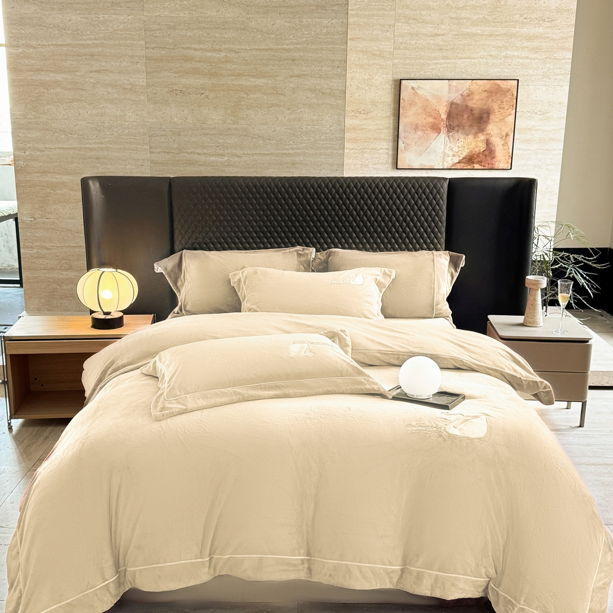 91家纺网 家纺一手货源 找家纺 （总）芯丝路枕业 2025新款蚕丝绒四件套-皇冠鹅