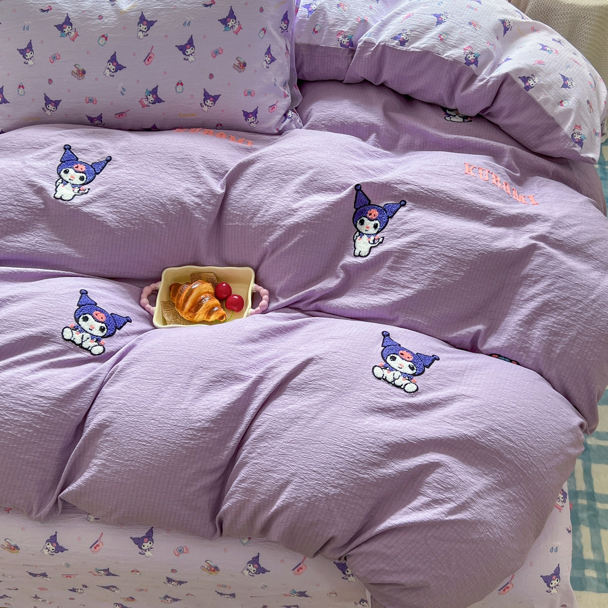 91家纺网 家纺一手货源 找家纺 童颜 2025新款三丽鸥正版授权云感木棉a类毛巾绣四件套 紫洛米