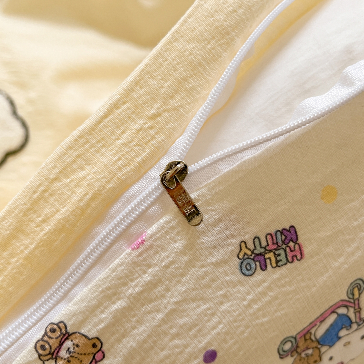 91家纺网 家纺一手货源 找家纺 童颜 2025新款三丽鸥正版授权云感木棉a类毛巾绣四件套 滑板KT