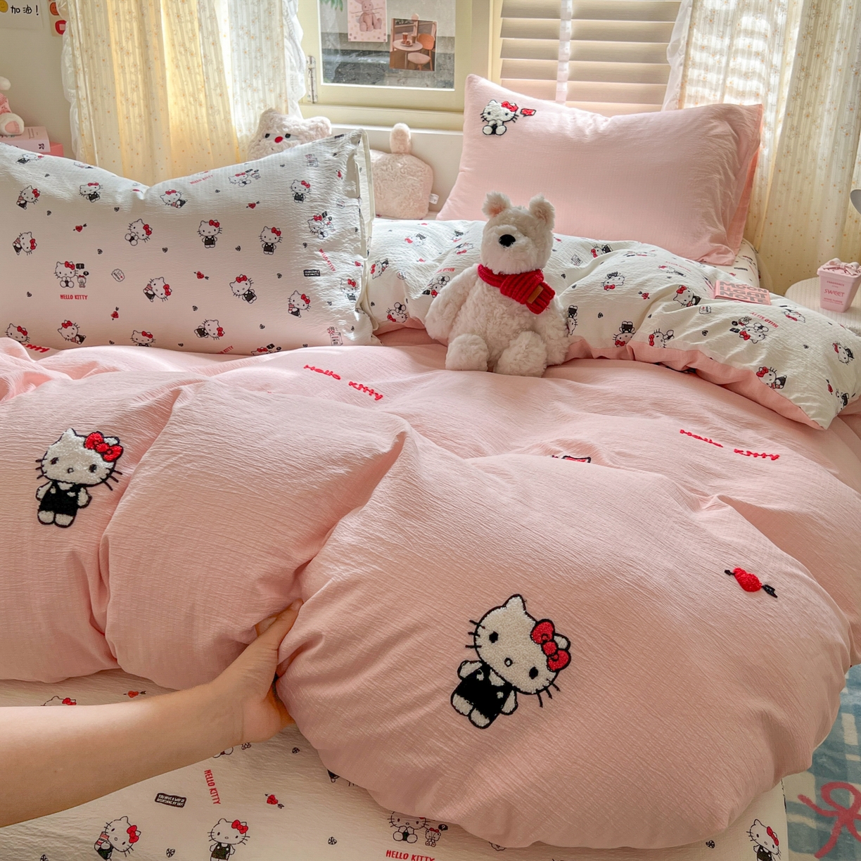 91家纺网 家纺一手货源 找家纺 童颜 2025新款三丽鸥正版授权云感木棉a类毛巾绣四件套 哈喽KT