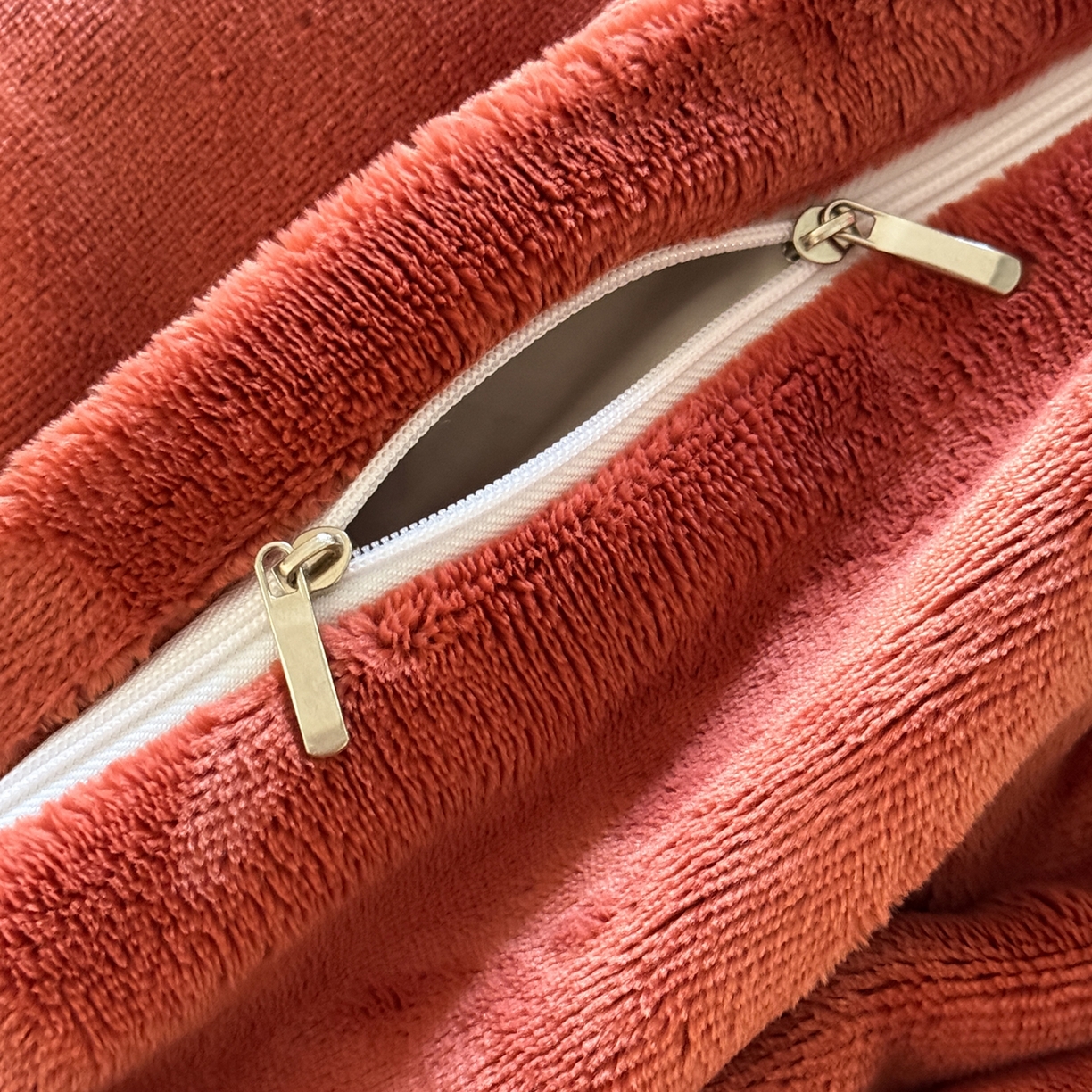 91家纺网 家纺一手货源 找家纺 （总）芯丝路枕业 2025新款蚕丝绒四件套-皇冠鹅