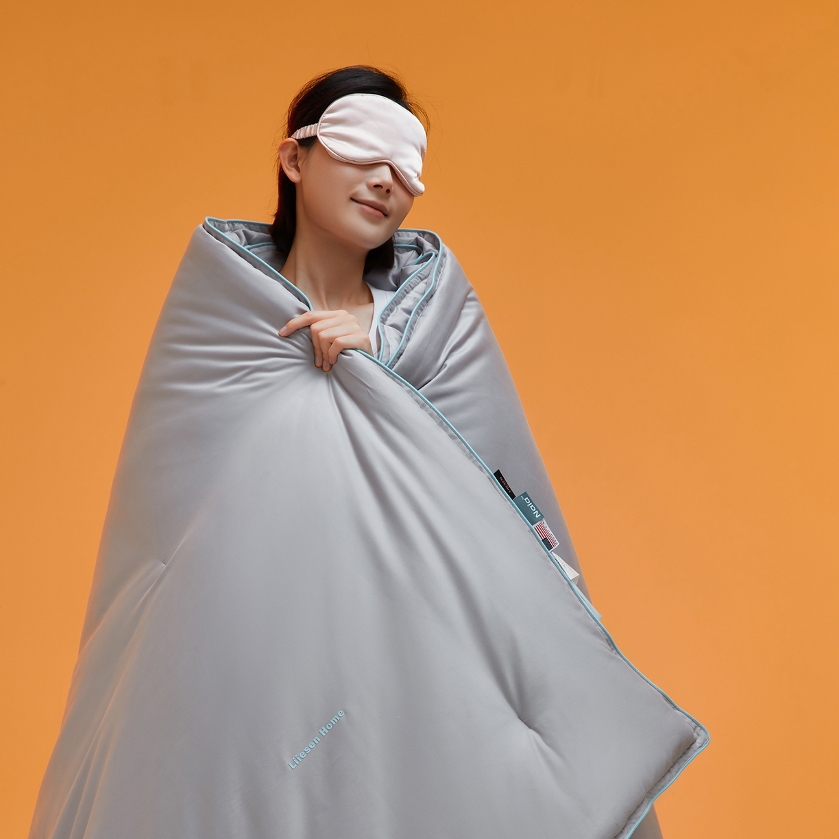 91家纺网 家纺一手货源 找家纺 丽笙被芯 2025新款秋冬亲肤舒适80S超细旦天丝棉微磨毛素色可水洗懒人被-场景一 鸽子灰