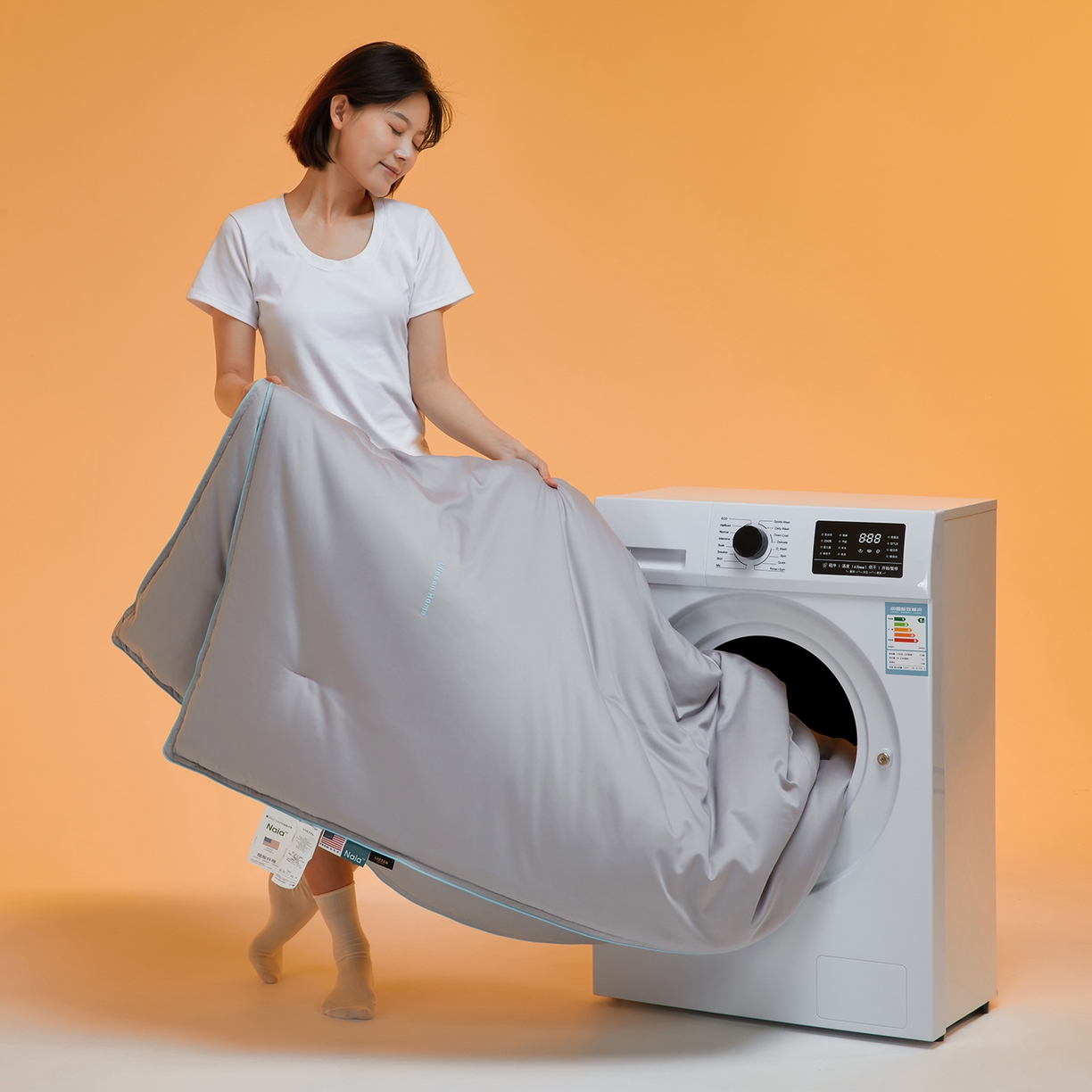 91家纺网 家纺一手货源 找家纺 丽笙被芯 2025新款秋冬亲肤舒适80S超细旦天丝棉微磨毛素色可水洗懒人被-场景一 鸽子灰