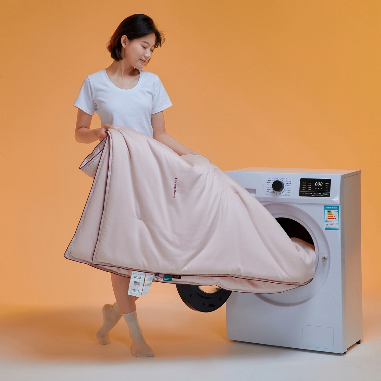 91家纺网 家纺一手货源 找家纺 丽笙被芯 2025新款秋冬亲肤舒适80S超细旦天丝棉微磨毛素色可水洗懒人被-场景一 日光粉