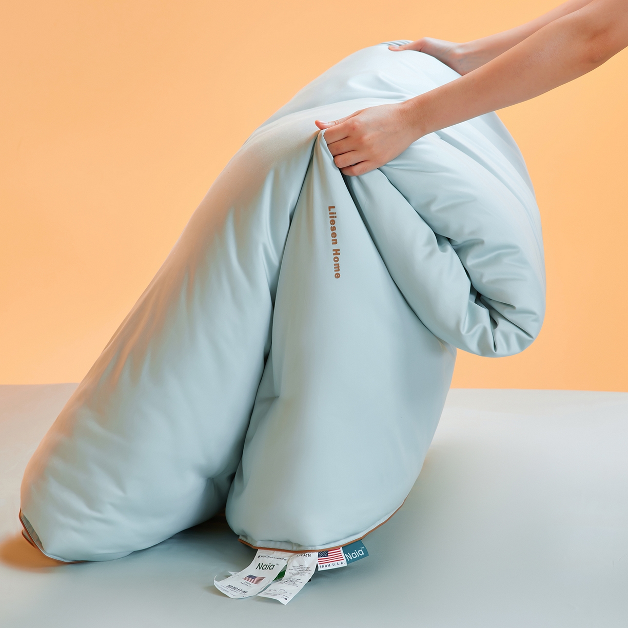 91家纺网 家纺一手货源 找家纺 丽笙被芯 2025新款秋冬亲肤舒适80S超细旦天丝棉微磨毛素色可水洗懒人被-场景一 陶瓷蓝