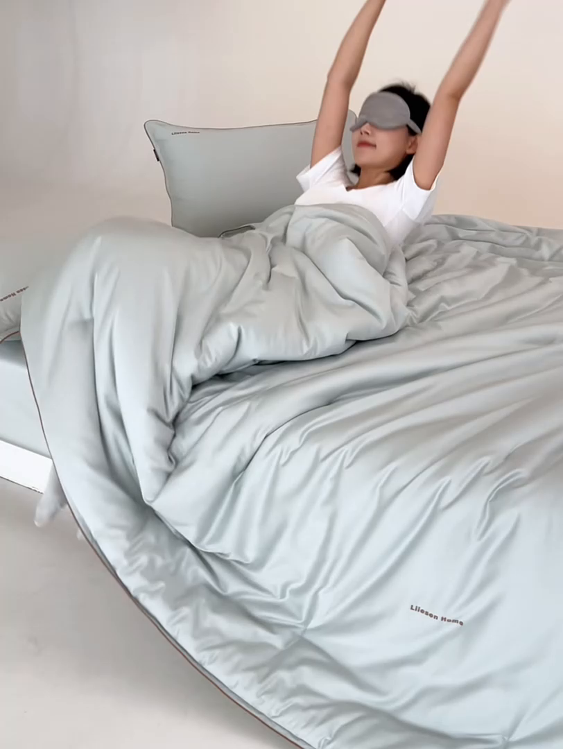 91家纺网 家纺一手货源 找家纺 丽笙被芯 2025新款秋冬亲肤舒适80S超细旦天丝棉微磨毛素色可水洗懒人被-场景一 陶瓷蓝