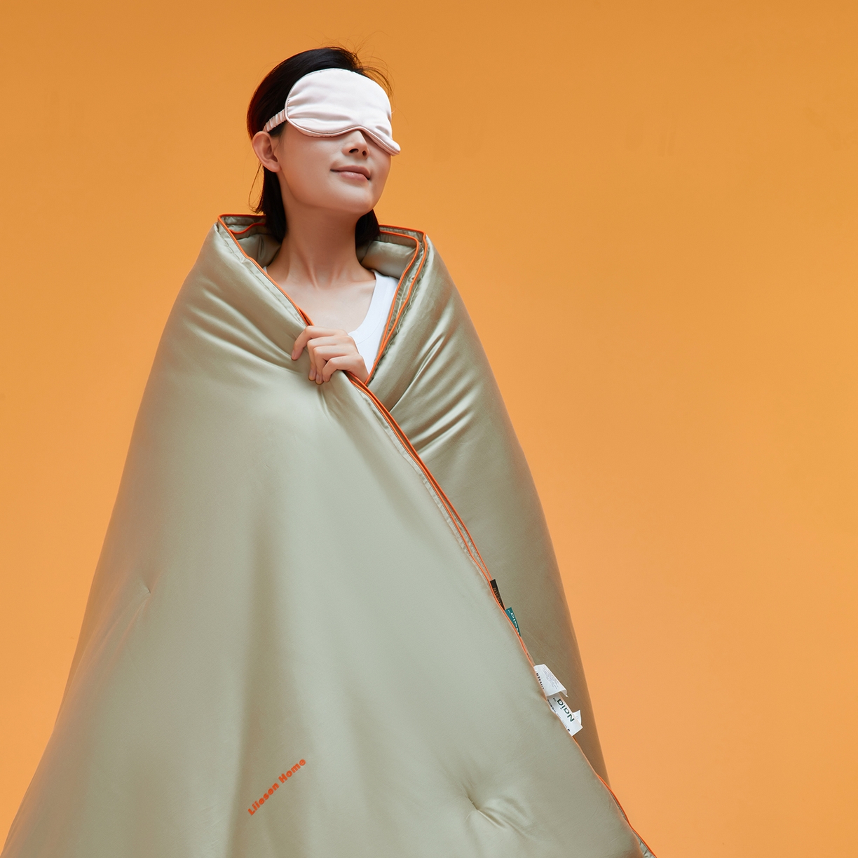 91家纺网 家纺一手货源 找家纺 丽笙被芯 2025新款秋冬亲肤舒适80S超细旦天丝棉微磨毛素色可水洗懒人被-场景一 香松绿