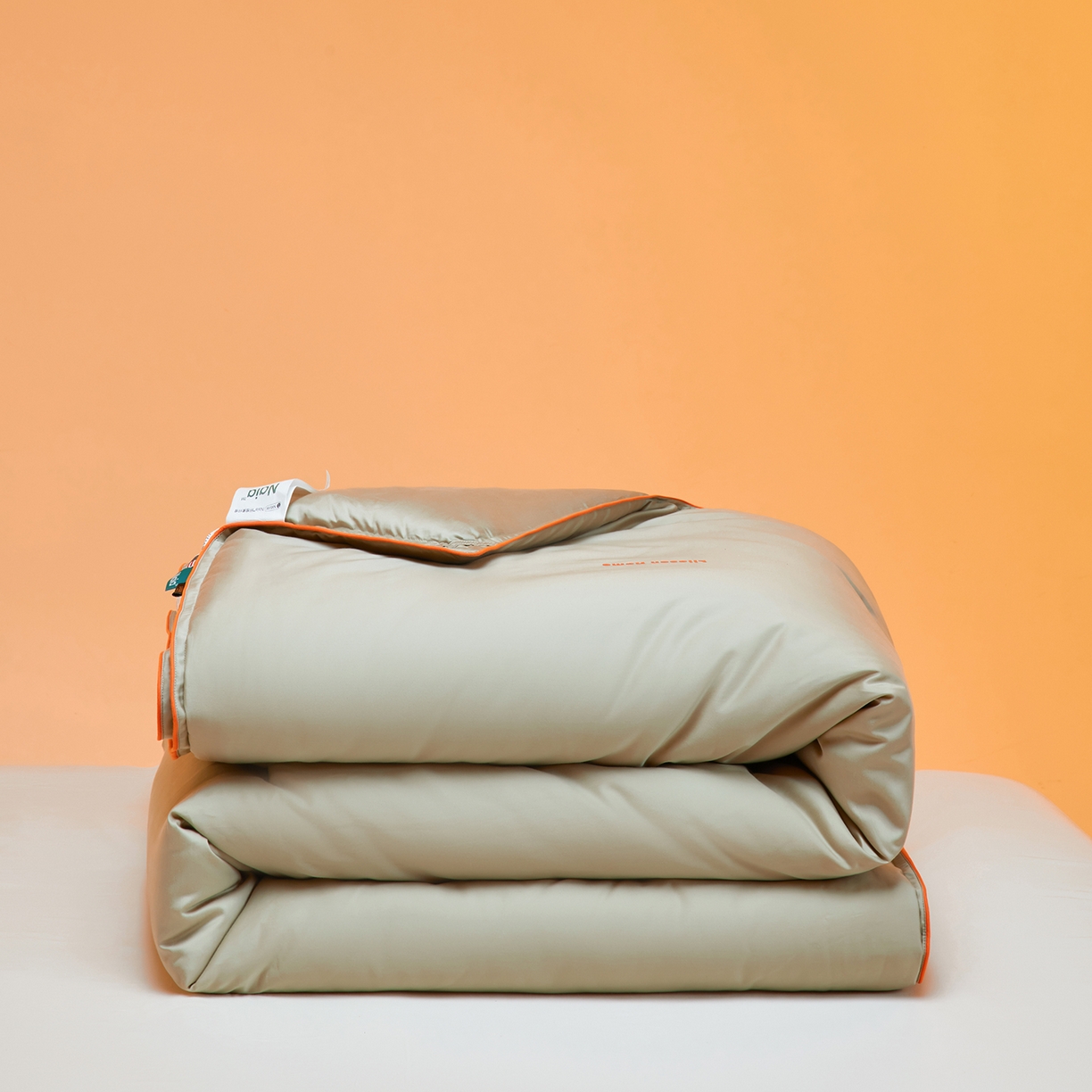 91家纺网 家纺一手货源 找家纺 丽笙被芯 2025新款秋冬亲肤舒适80S超细旦天丝棉微磨毛素色可水洗懒人被-场景一 香松绿