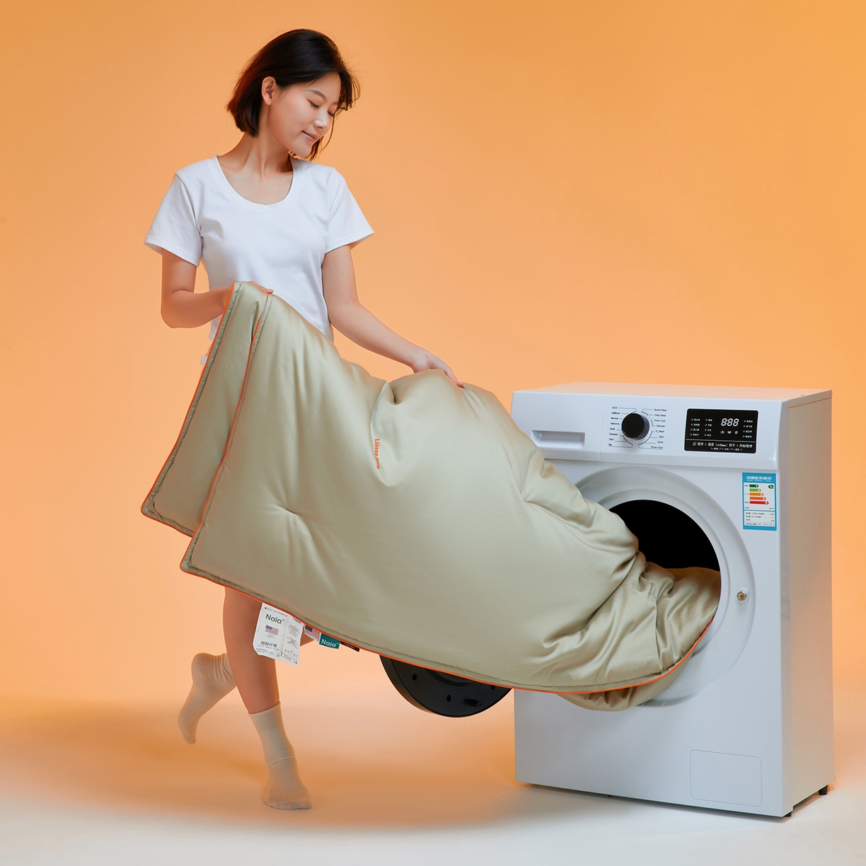 91家纺网 家纺一手货源 找家纺 丽笙被芯 2025新款秋冬亲肤舒适80S超细旦天丝棉微磨毛素色可水洗懒人被-场景一 香松绿