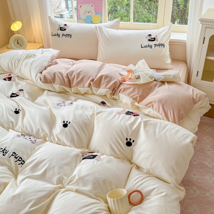 91家纺网 家纺一手货源 找家纺 云木里 2025新款兔绒卡通刺绣手工四件套 兔绒 腊肠狗-杏