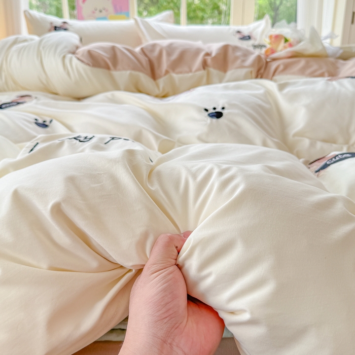 91家纺网 家纺一手货源 找家纺 云木里 2025新款兔绒卡通刺绣手工四件套 兔绒 腊肠狗-杏