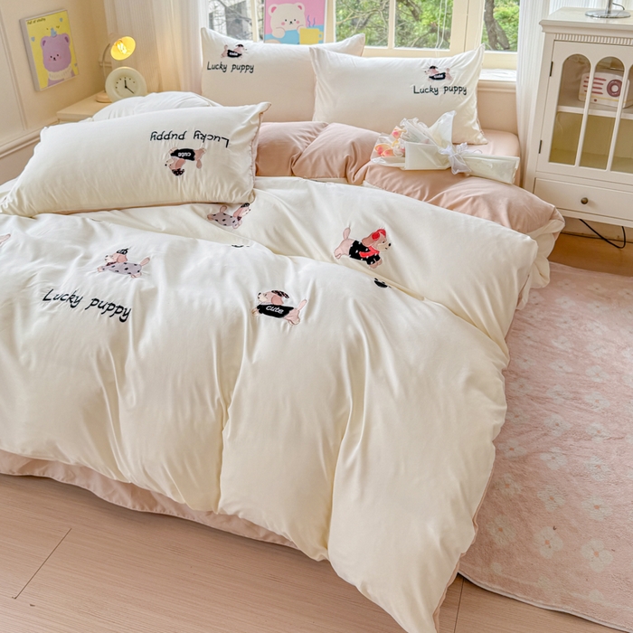 91家纺网 家纺一手货源 找家纺 云木里 2025新款兔绒卡通刺绣手工四件套 兔绒 腊肠狗-杏