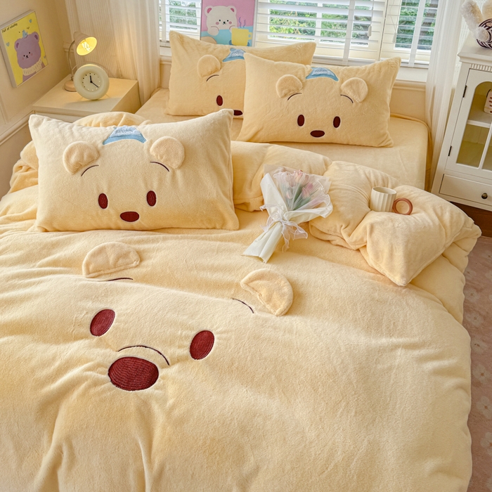 91家纺网 家纺一手货源 找家纺 云木里 2025新款兔绒卡通刺绣手工四件套 兔绒 维尼头