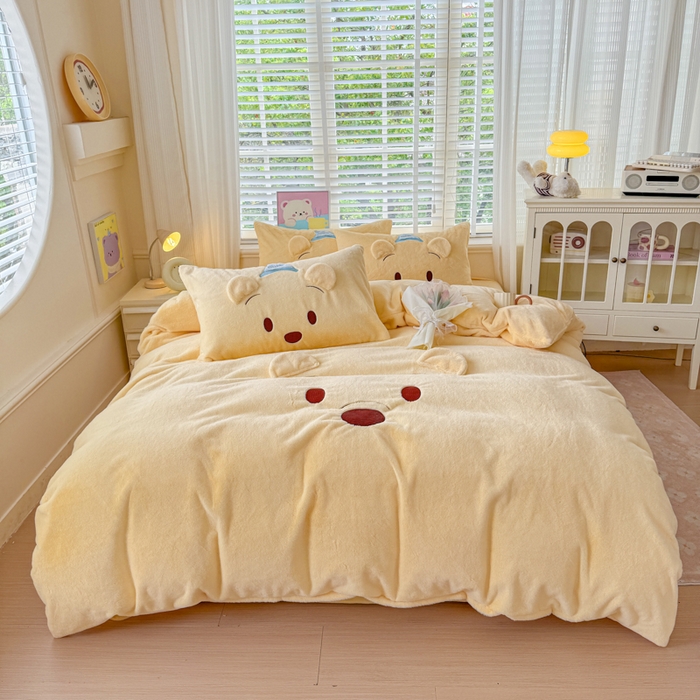 91家纺网 家纺一手货源 找家纺 云木里 2025新款兔绒卡通刺绣手工四件套 兔绒 维尼头