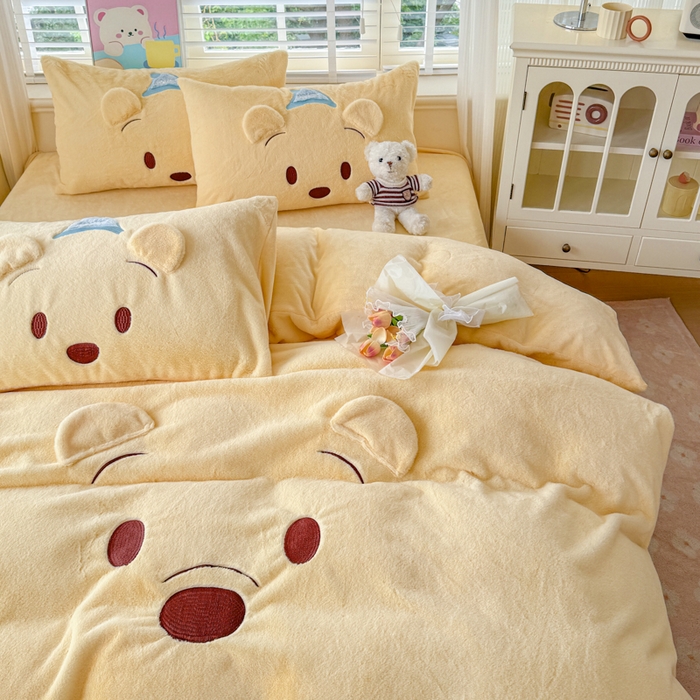 91家纺网 家纺一手货源 找家纺 云木里 2025新款兔绒卡通刺绣手工四件套 兔绒 维尼头