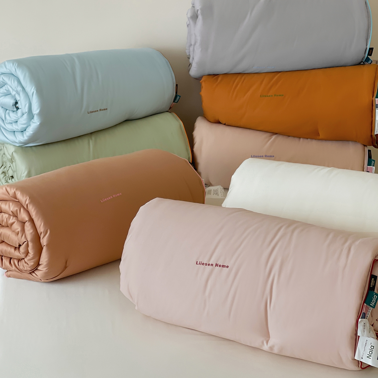 91家纺网 家纺一手货源 找家纺 丽笙被芯 2025新款秋冬亲肤舒适80S超细旦天丝棉微磨毛素色可水洗懒人被-场景二 组合图仅供展示