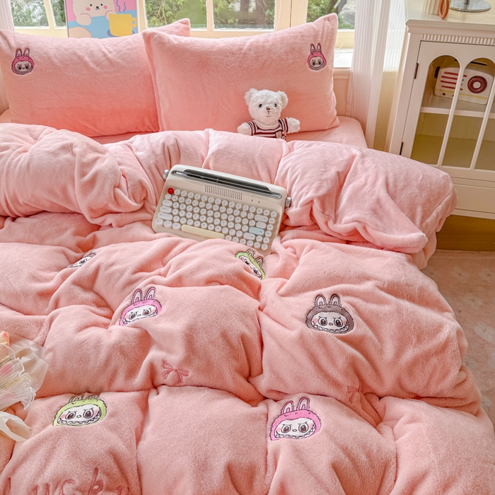 91家纺网 家纺一手货源 找家纺 云木里 2025新款兔绒卡通刺绣手工四件套 兔绒 拉布布-粉