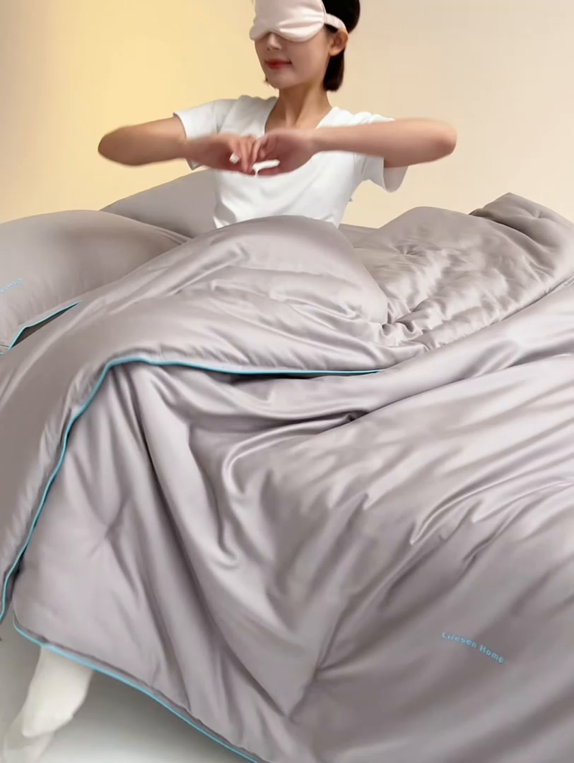 91家纺网 家纺一手货源 找家纺 丽笙被芯 2025新款秋冬亲肤舒适80S超细旦天丝棉微磨毛素色可水洗懒人被-场景二 鸽子灰