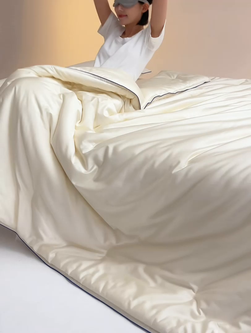 91家纺网 家纺一手货源 找家纺 丽笙被芯 2025新款秋冬亲肤舒适80S超细旦天丝棉微磨毛素色可水洗懒人被-场景二 牡蛎白