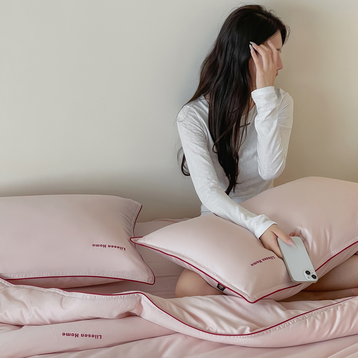 91家纺网 家纺一手货源 找家纺 丽笙被芯 2025新款秋冬亲肤舒适80S超细旦天丝棉微磨毛素色可水洗懒人被-场景二 日光粉