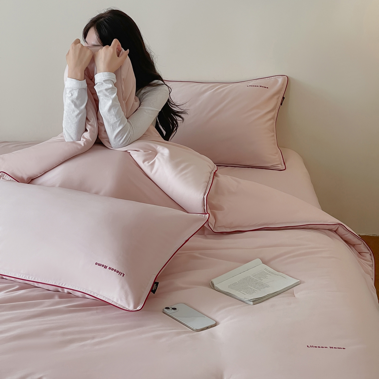 91家纺网 家纺一手货源 找家纺 丽笙被芯 2025新款秋冬亲肤舒适80S超细旦天丝棉微磨毛素色可水洗懒人被-场景二 日光粉