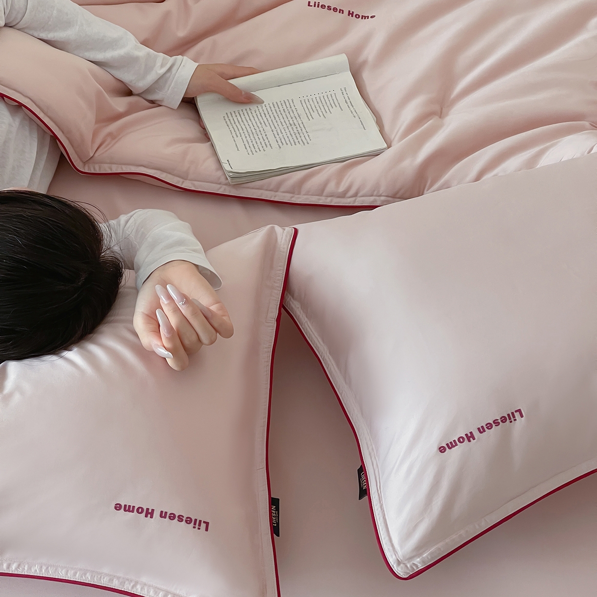 91家纺网 家纺一手货源 找家纺 丽笙被芯 2025新款秋冬亲肤舒适80S超细旦天丝棉微磨毛素色可水洗懒人被-场景二 日光粉