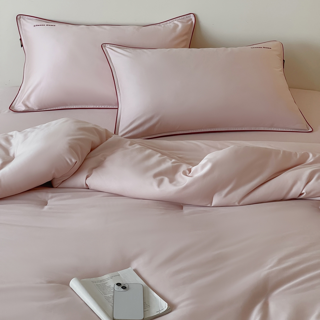 91家纺网 家纺一手货源 找家纺 丽笙被芯 2025新款秋冬亲肤舒适80S超细旦天丝棉微磨毛素色可水洗懒人被-场景二 日光粉