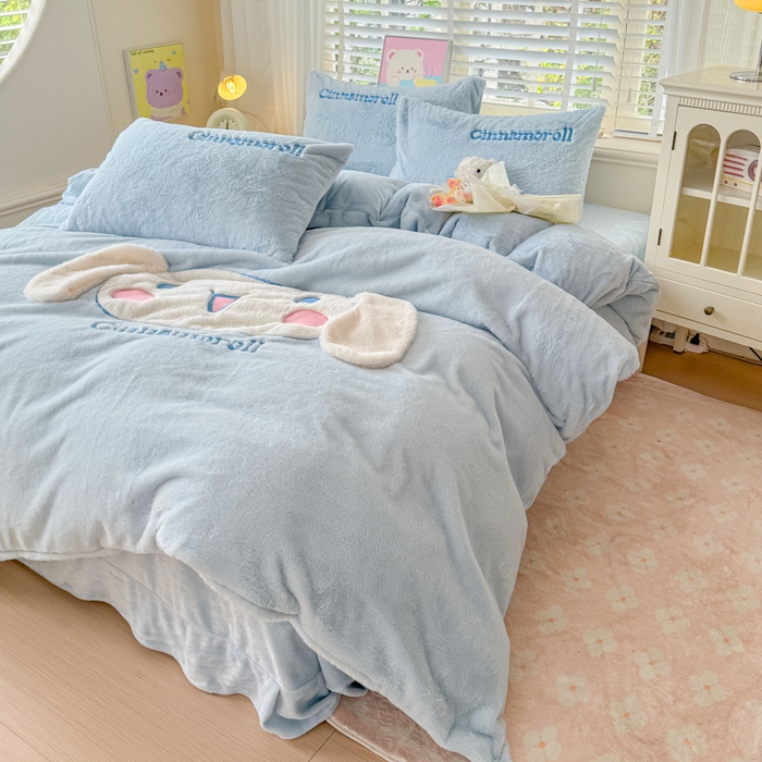 91家纺网 家纺一手货源 找家纺 云木里 2025新款兔绒卡通刺绣手工四件套 兔绒玉桂狗