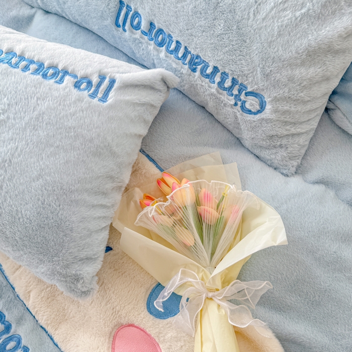 91家纺网 家纺一手货源 找家纺 云木里 2025新款兔绒卡通刺绣手工四件套 兔绒玉桂狗