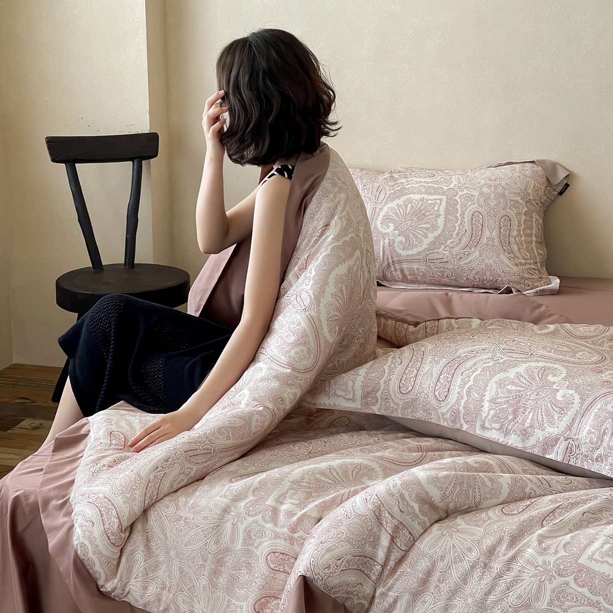 91家纺网 家纺一手货源 找家纺 丽笙被芯 2025新款80S超细旦天丝棉微磨毛印花可水洗懒人被 艾洛蒂