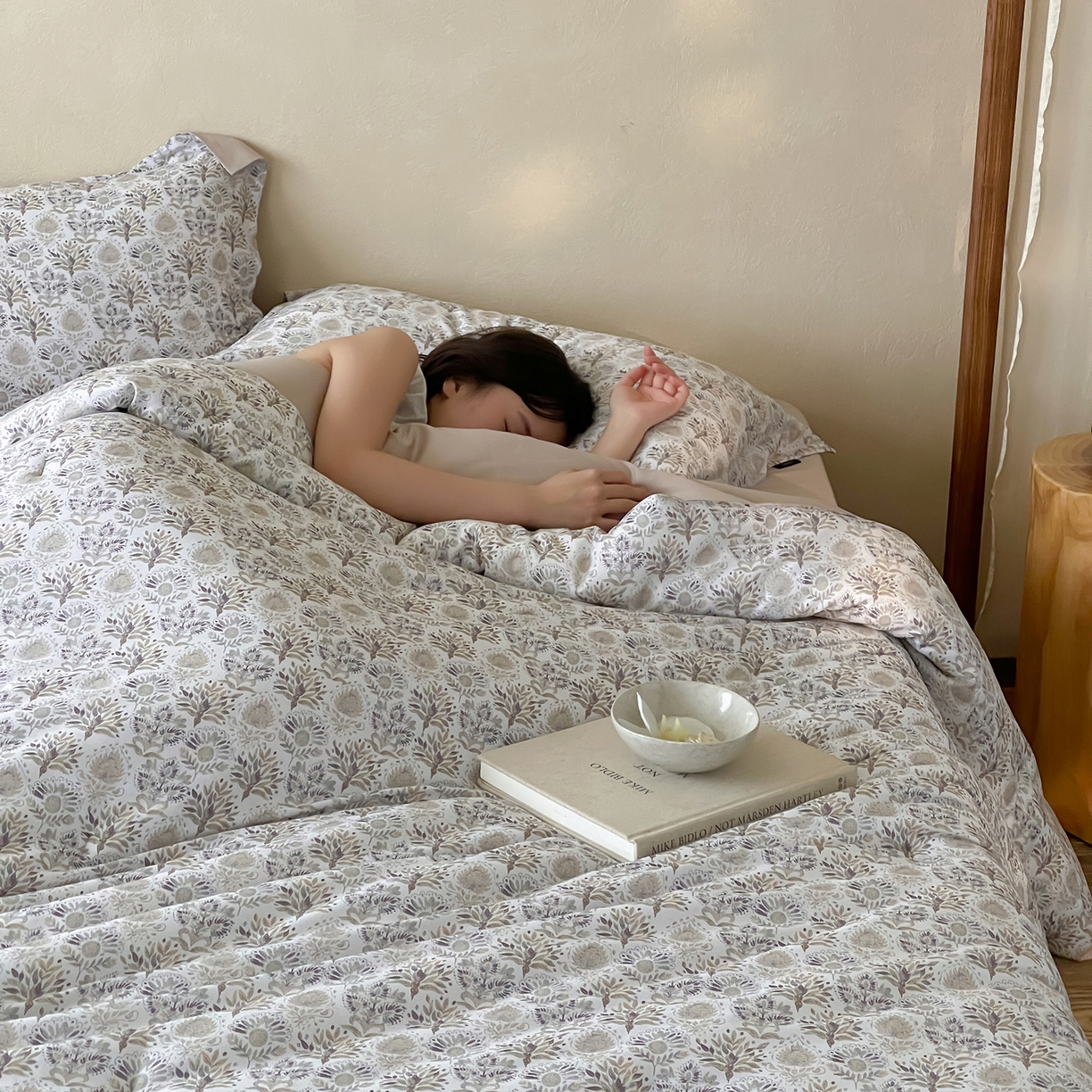 91家纺网 家纺一手货源 找家纺 丽笙被芯 2025新款80S超细旦天丝棉微磨毛印花可水洗懒人被 卡丽