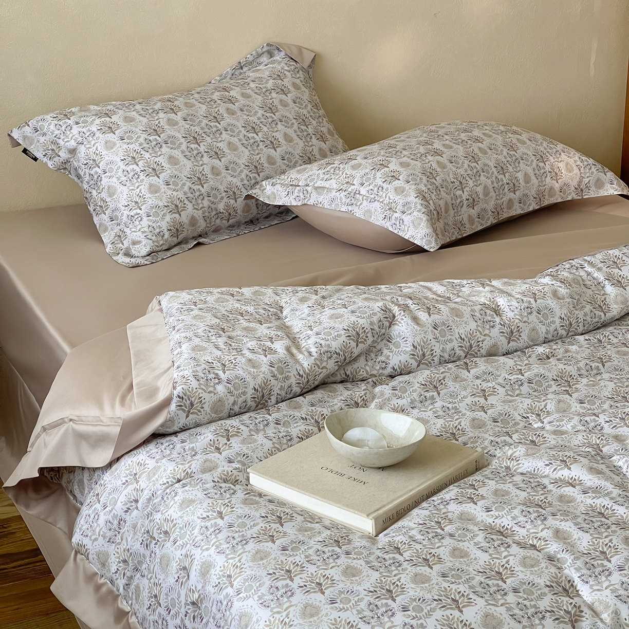 91家纺网 家纺一手货源 找家纺 丽笙被芯 2025新款80S超细旦天丝棉微磨毛印花可水洗懒人被 卡丽