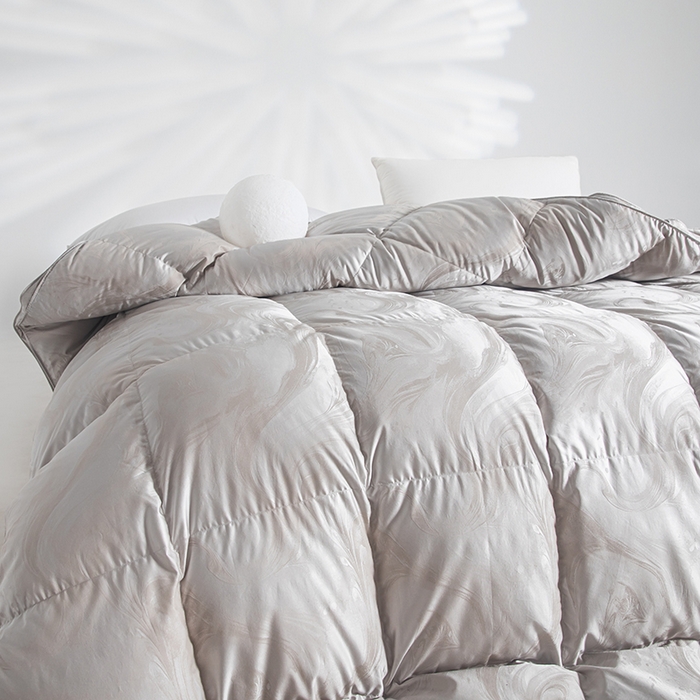 91家纺网 家纺一手货源 找家纺 华盛羽绒被壳 2025新款高端贡缎提花单层羽绒被壳 飘高级灰