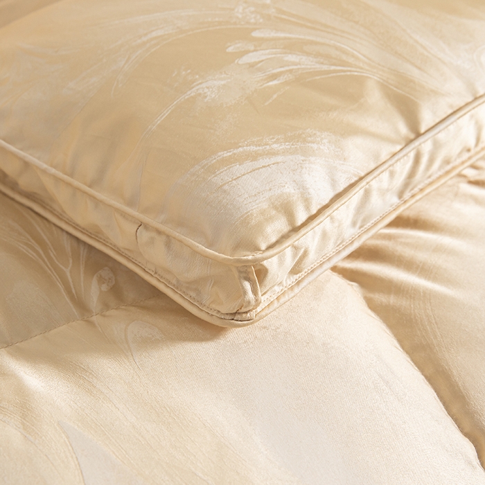 91家纺网 家纺一手货源 找家纺 御眠纺羽绒被壳 2025新款高端贡缎提花单层羽绒被壳 飘金色