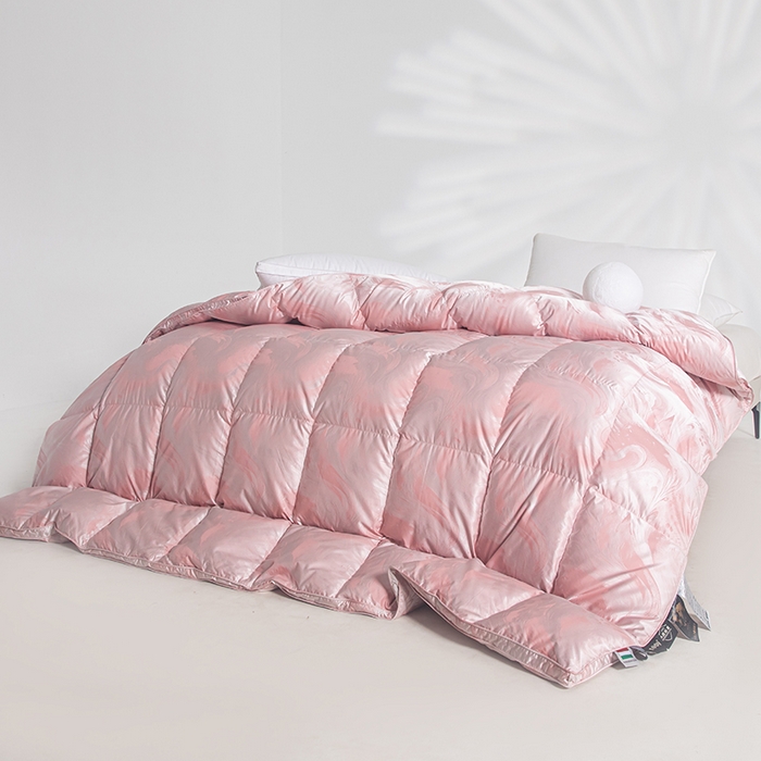 91家纺网 家纺一手货源 找家纺 御眠纺羽绒被壳 2025新款高端贡缎提花单层羽绒被壳 飘颜粉