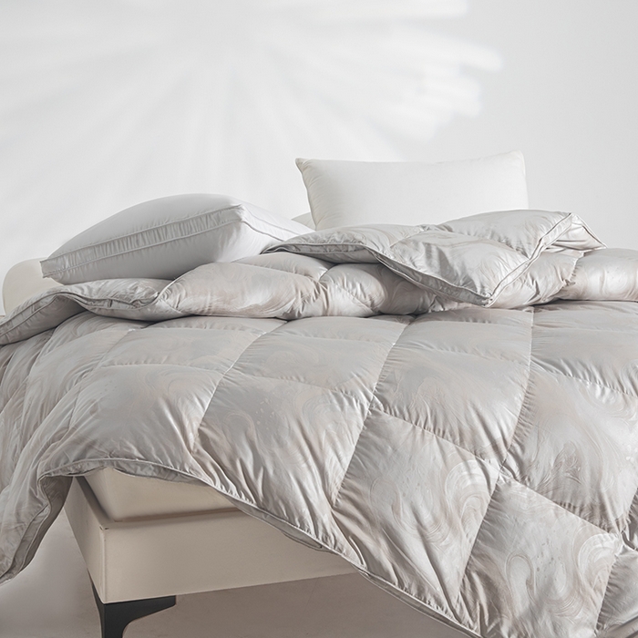 91家纺网 家纺一手货源 找家纺 御眠纺羽绒被壳 2025新款高端贡缎提花单层羽绒被壳 飘高级灰