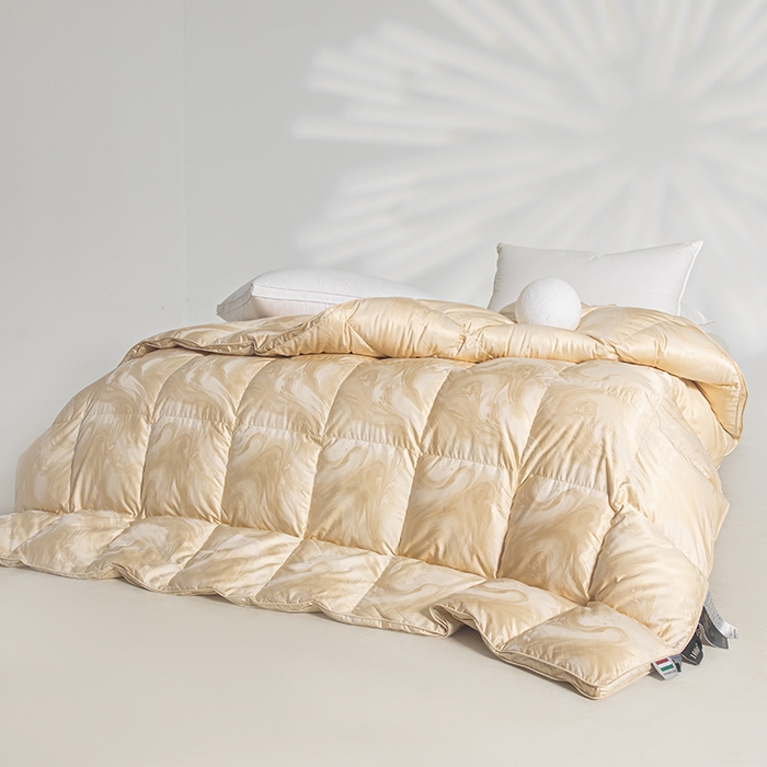 91家纺网 家纺一手货源 找家纺 静若居羽绒被壳 2025新款高端贡缎提花单层羽绒被壳 飘金色