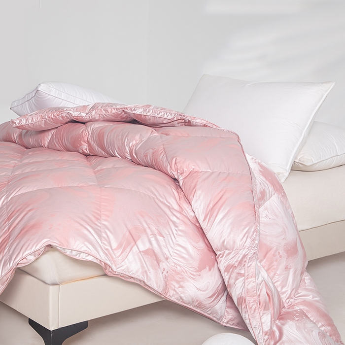 91家纺网 家纺一手货源 找家纺 静若居羽绒被壳 2025新款高端贡缎提花单层羽绒被壳 飘颜粉