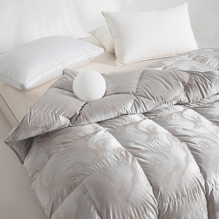 91家纺网 家纺一手货源 找家纺 静若居羽绒被壳 2025新款高端贡缎提花单层羽绒被壳 飘高级灰