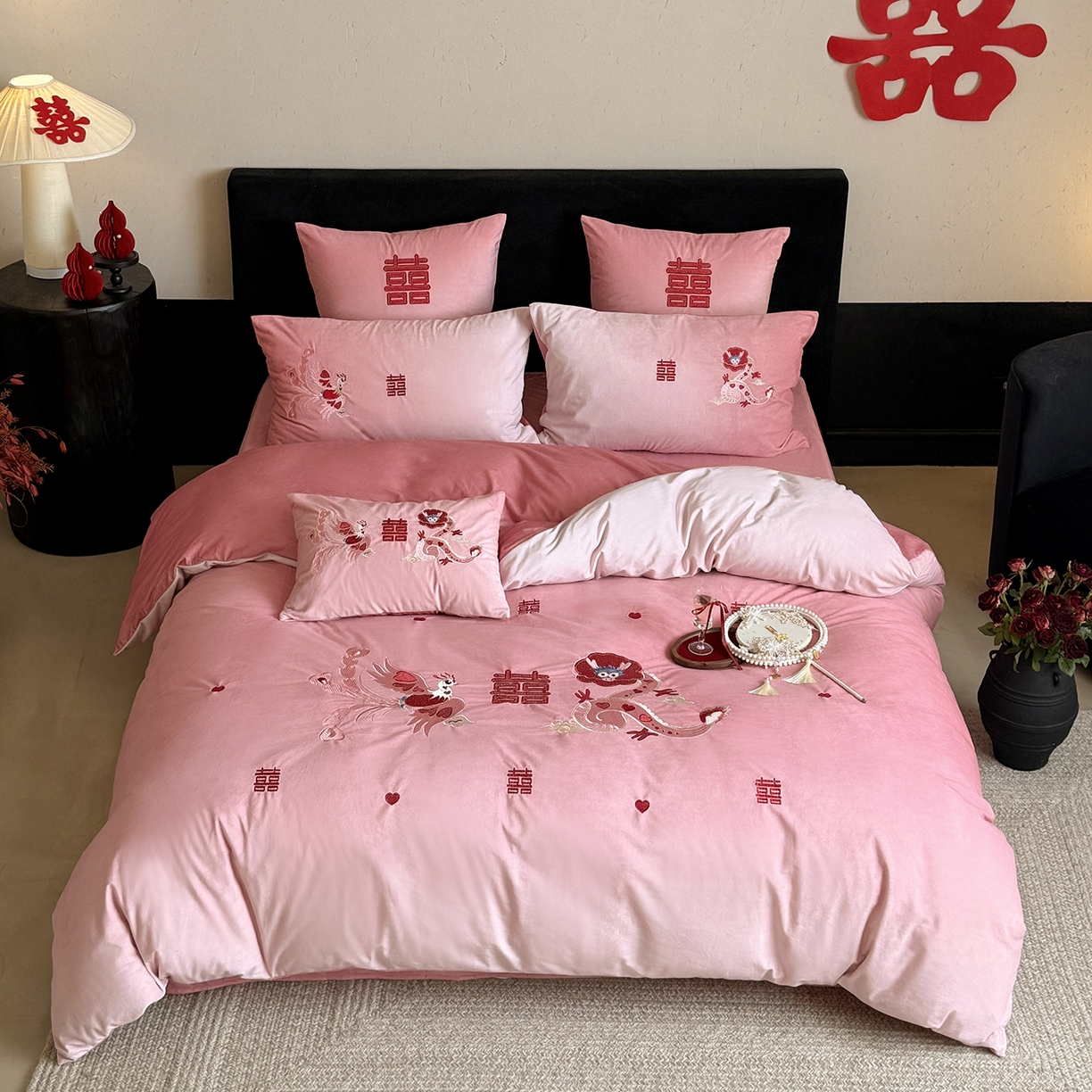 91家纺网 家纺一手货源 找家纺 （总）江涞 2025新款高克重婴肤绒数码印花刺绣四件套-小美满