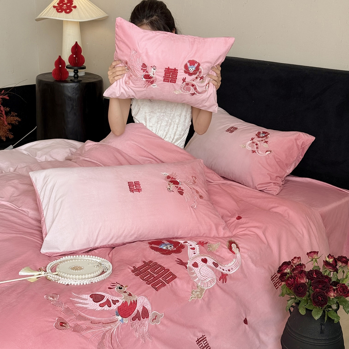 91家纺网 家纺一手货源 找家纺 （总）江涞 2025新款高克重婴肤绒数码印花刺绣四件套-小美满